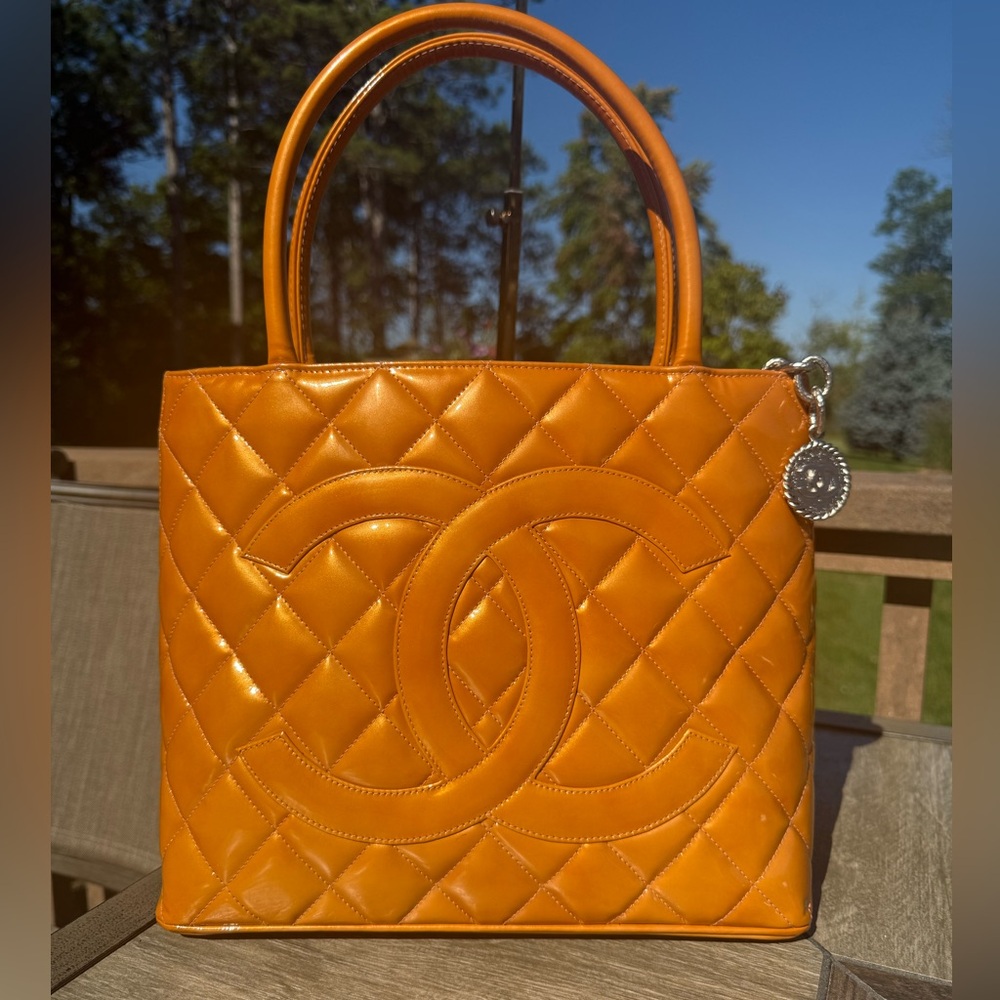 EUC! CHANEL Medallion Tote Vintage Patent Leather Quilted Shoulder Bag
